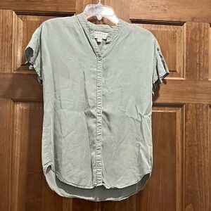 Cloth & Stone Women's Sage Green V-Neck Button Down Tencel Blouse, Extra Small